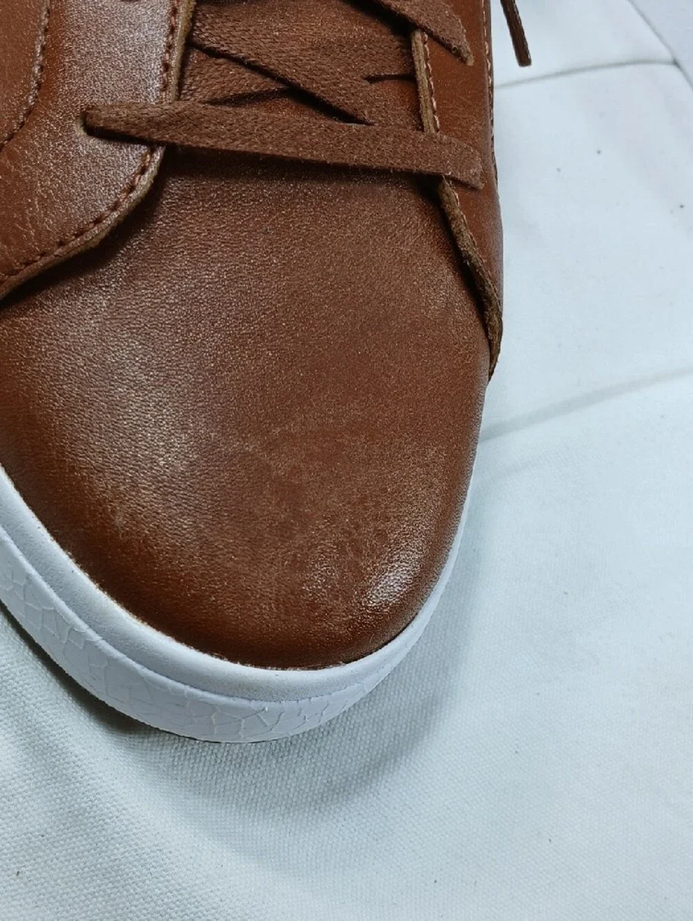Kizik Classic Brown Low-Top Men's Sneakers with White Sole